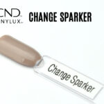 Capsule de vernis nude taupe CND Vinylux Change Sparker  