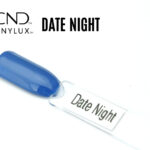 Capsule de vernis bleu profond CND Vinylux Date Night  