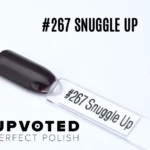 Capsule du vernis semi-permanent NailPerfect Upvoted #267 Snuggle Up, prune profond et élégant.