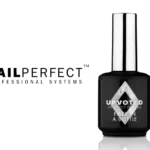 Flacon du Fiber in a Bottle NailPerfect White Cotton (15 ml), design noir professionnel avec étiquette claire. Présenté sur fond neutre, il met en valeur la teinte blanche opaque du gel et la mention « Fiber in a Bottle », symbole de qualité et de performance.