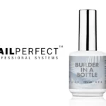 Bouteille du Builder in a Bottle NailPerfect Fresh Air (15 ml), flacon noir brillant au design professionnel, avec étiquette claire et dorée. Présentée sur fond neutre, la photo met en avant la transparence du gel, son pinceau intégré et la mention sans TPO pour une formule plus respectueuse. Idéal pour illustrer la pureté, la qualité et l’élégance de la gamme NailPerfect Builder in a Bottle