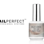 Flacon du Builder in a Bottle NailPerfect Pale Mountain (15 ml), au design professionnel noir brillant avec étiquette claire et dorée. Présenté sur fond neutre, il met en valeur la teinte beige rosé du gel et la mention sans TPO gage de sécurité et de qualité. Idéal pour illustrer l’élégance et la fiabilité de la gamme NailPerfect Builder in a Bottle