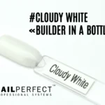 Capsule du Builder in a Bottle NailPerfect Cloudy White, blanc laiteux doux et lumineux, sans TPO.