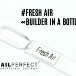 Capsule du Builder in a Bottle NailPerfect Fresh Air, gel transparent effet cristal, finition brillante et naturelle, sans TPO.