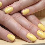 Vernis semi-permanent professionnel CND Shellac Char-Truth jaune pastel doux brillant