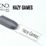 Capsule du vernis semi-permanent professionnel CND™ Shellac Hazy Games, gris fumé profond et brillant à la finition laquée effet miroir.