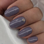 Vernis semi-permanent professionnel CND Shellac Hazy Games mauve grisé doux brillant