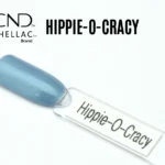 Capsule du vernis semi-permanent professionnel CND™ Shellac Hippie-O-Cracy, bleu océan nacré et lumineux à la finition brillante effet miroir.