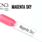 Capsule du vernis semi-permanent professionnel CND™ Shellac Magenta Sky, rose magenta transparent et lumineux, finition brillante naturelle.