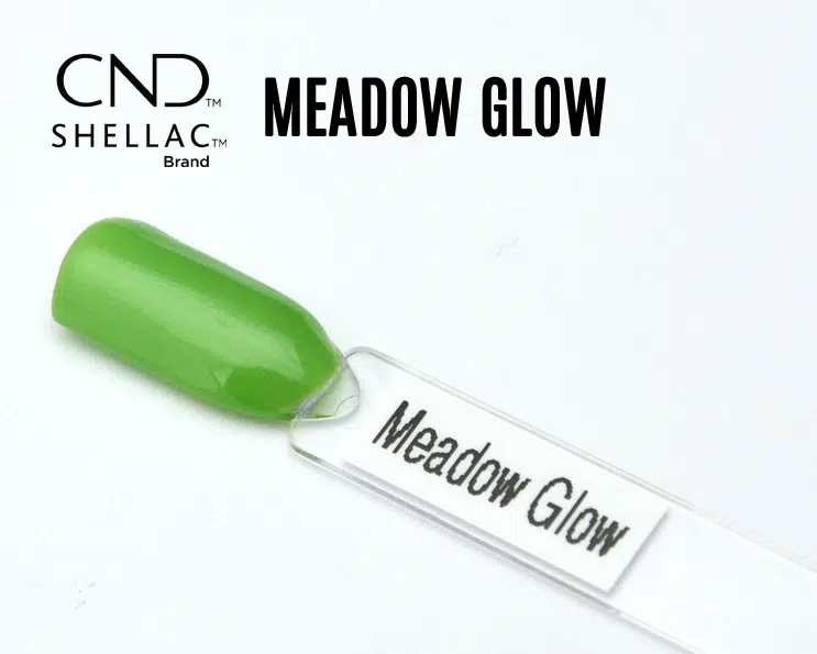 Capsule du vernis semi-permanent professionnel CND™ Shellac Meadow Glow, vert prairie éclatant à la finition brillante et lustrée.