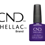 Vernis semi-permanent CND™ Shellac Battle Royale (7,3 ml) – bleu marine profond au fini laqué et brillant. Tenue jusqu’à 3 semaines, dépose douce, formule professionnelle. Disponible à 15,90 € sur RBBE.fr.