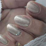 Vernis semi-permanent professionnel CND Shellac Day To Knight champagne nacré scintillant brillant
