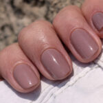 Vernis semi-permanent professionnel CND Shellac Mauve Morphosis mauve nude doux brillant