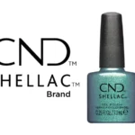 Vernis semi-permanent professionnel CND™ Shellac Teal Tricity (7,3 ml) – bleu sarcelle irisé, brillance métallique et tenue 3 semaines. Disponible à 15,90 € sur RBBE.fr.