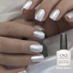 Vernis semi-permanent CND Shellac Winter Warrior argent métallisé avec flacon