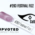 Capsule du vernis semi-permanent NailPerfect Upvoted Cat Eye #283 Festival Fizz, lilas doux aux reflets argentés et rosés.