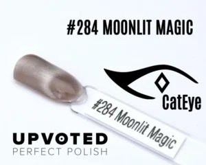 Capsule du vernis semi-permanent NailPerfect Upvoted Cat Eye #284 Moonlit Magic, taupe argenté doux aux reflets lumineux.
