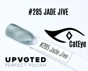 Capsule du vernis semi-permanent NailPerfect Upvoted Cat Eye #285 Jade Jive, vert jade clair aux reflets argentés.