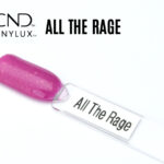 Capsule du vernis CND™ VINYLUX™ All The Rage – rose fuchsia vibrant avec légers reflets nacrés, brillance intense et fini glamour.