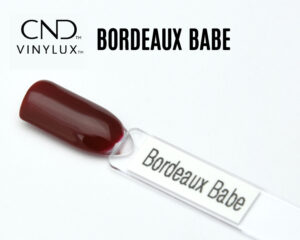 Capsule du vernis CND™ VINYLUX™ Bordeaux Babe – bordeaux profond opaque à la brillance intense.