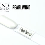 Capsule du vernis semi-permanent professionnel CND™ Shellac Pearlwind, blanc nacré lumineux au fini perlé et brillant.