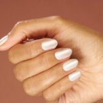 CND Shellac Pearlwind main