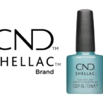 Vernis semi-permanent professionnel CND™ Shellac Sleeping Mask (7,3 ml) – bleu lagon nacré, brillance satinée et tenue 3 semaines. Disponible à 15,90 € sur RBBE.fr.
