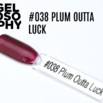 Capsule du vernis semi-permanent AstonishingNails Gelosophy #038 Plum Outta Luck, prune rosé nacré et brillant.
