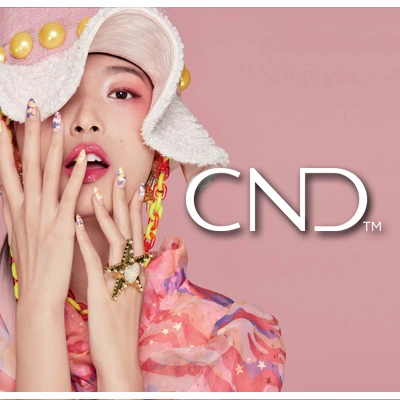 Depuis plus de 40 ans, CND (Creative Nail Design) est une marque pionnière et incontournable dans le domaine de l’onglerie professionnelle. Reconnue dans le monde entier pour son innovation et son expertise, CND offre aux stylistes ongulaires et aux passionnés de beauté des produits de haute qualité, alliant performance, sécurité et créativité.