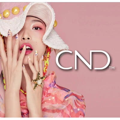 Depuis plus de 40 ans, CND (Creative Nail Design) est une marque pionnière et incontournable dans le domaine de l’onglerie professionnelle. Reconnue dans le monde entier pour son innovation et son expertise, CND offre aux stylistes ongulaires et aux passionnés de beauté des produits de haute qualité, alliant performance, sécurité et créativité.