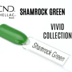Capsule du vernis semi-permanent professionnel CND™ Shellac Shamrock Green, vert trèfle vif et brillant au fini laqué, issu de la Vivid Collection.