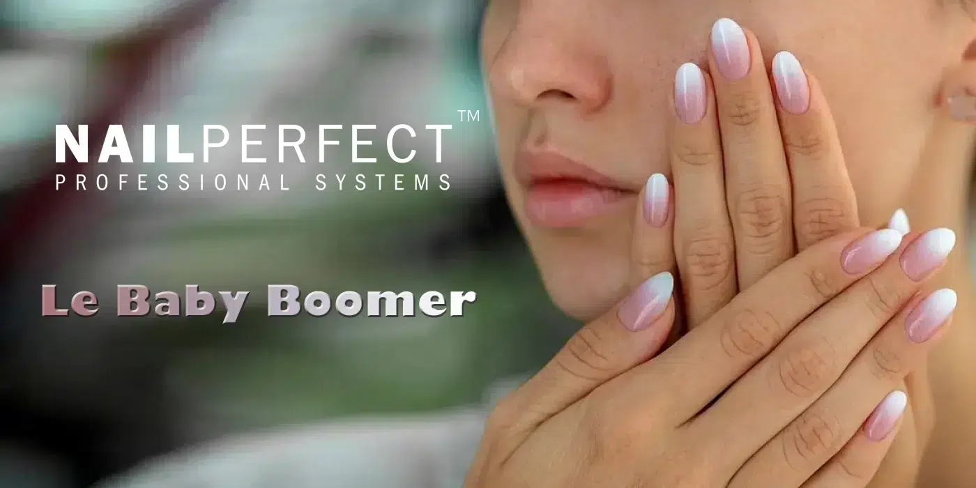 Pose Baby Boomer sur ongles naturels avec dégradé rose-blanc réalisé à l’aide de la Rubber Base Hailey, du Paint On French Gel Blanc et du Top Gel Block The UV No Wipe – NailPerfect Upvoted.