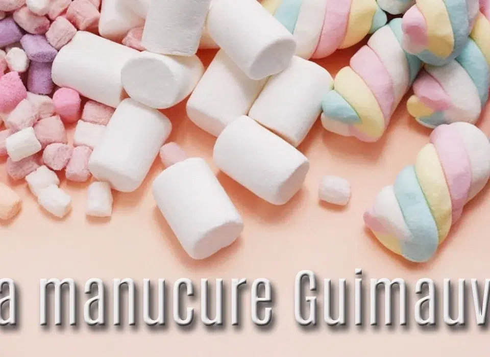 Entre rose poudré, blanc mousseux et nude lumineux, la manucure guimauve incarne à la fois la féminité, la douceur et le minimalisme chic. Un parfait équilibre entre élégance naturelle et allure “Clean Girl” : un look impeccable, soigné et toujours tendance.