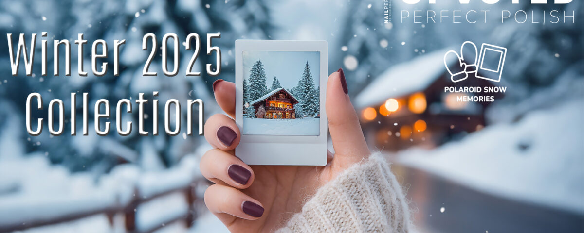 Collection hiver 2025 Polaroid Snow Memories NailPerfect Upvoted avec main manucurée tenant une photo Polaroid en décor enneigé