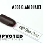 Capsule du vernis semi-permanent NailPerfect Upvoted #308 Glam Chalet, un bordeaux foncé élégant et intense.