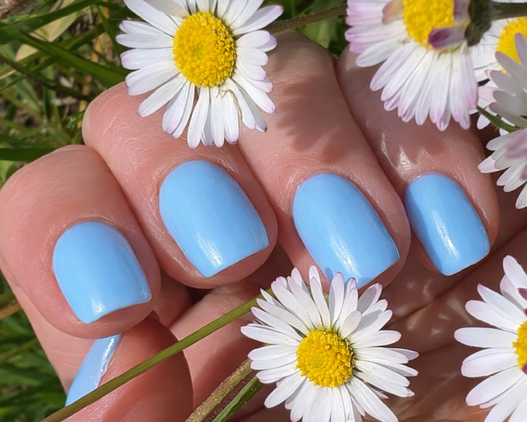 manucure bleu pastel NailPerfect Upvoted Sky Spread tendance ongle printemps 2026