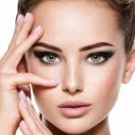 Manucure nude rosée avec Skin Tint NailPerfect Upvoted Second Skin sur ongles